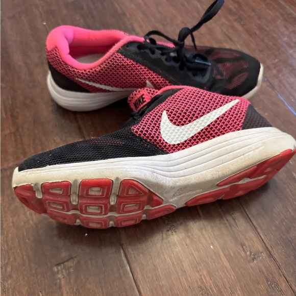 Nike Black and Pink Athletic Shoes with Mesh Upper - Picture 3 of 3